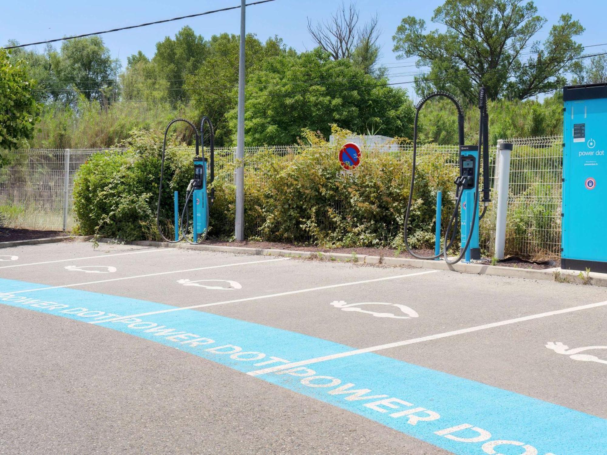 Ibis Budget Pertuis Portes Du Luberon Eksteriør billede