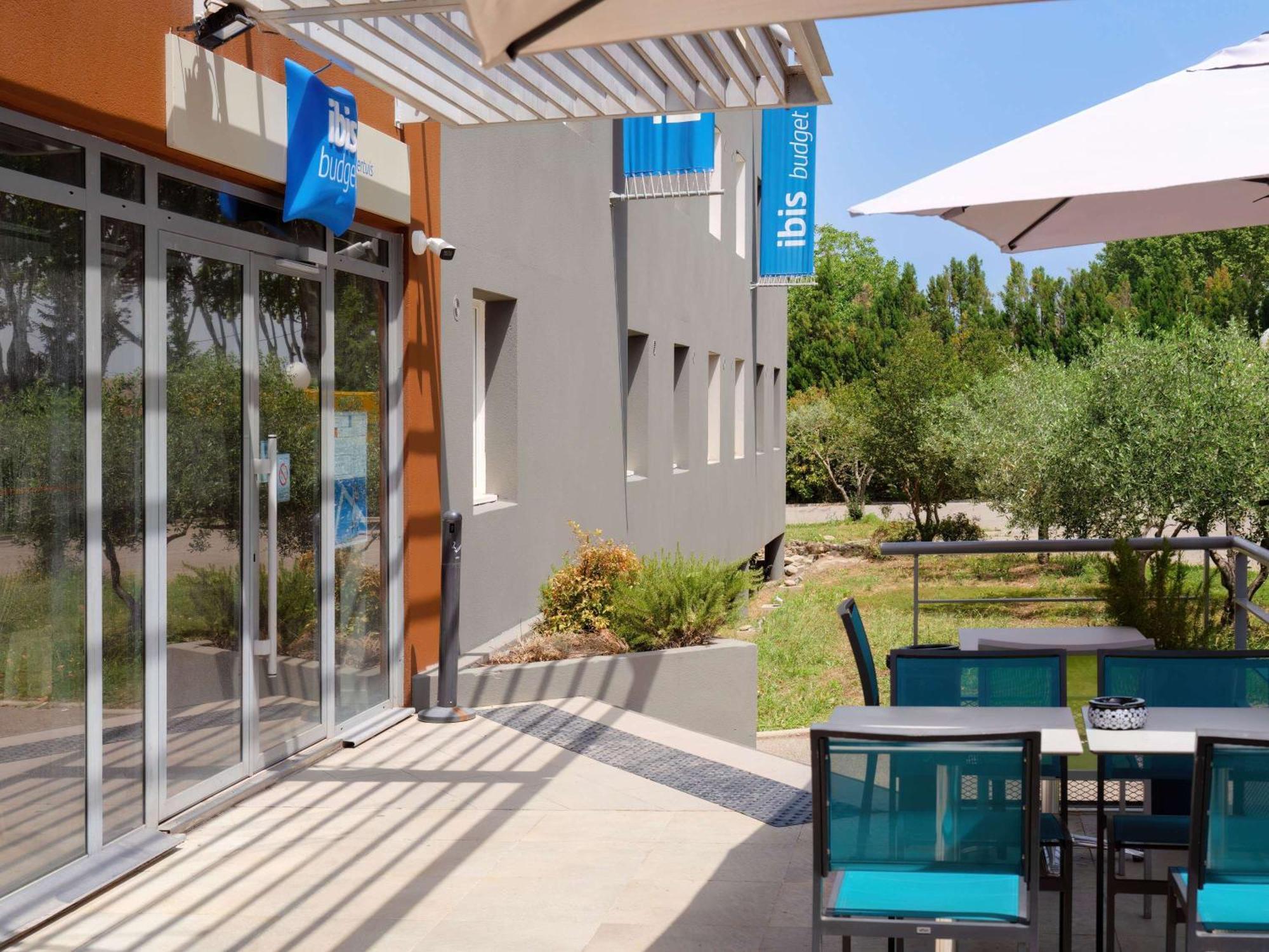 Ibis Budget Pertuis Portes Du Luberon Eksteriør billede