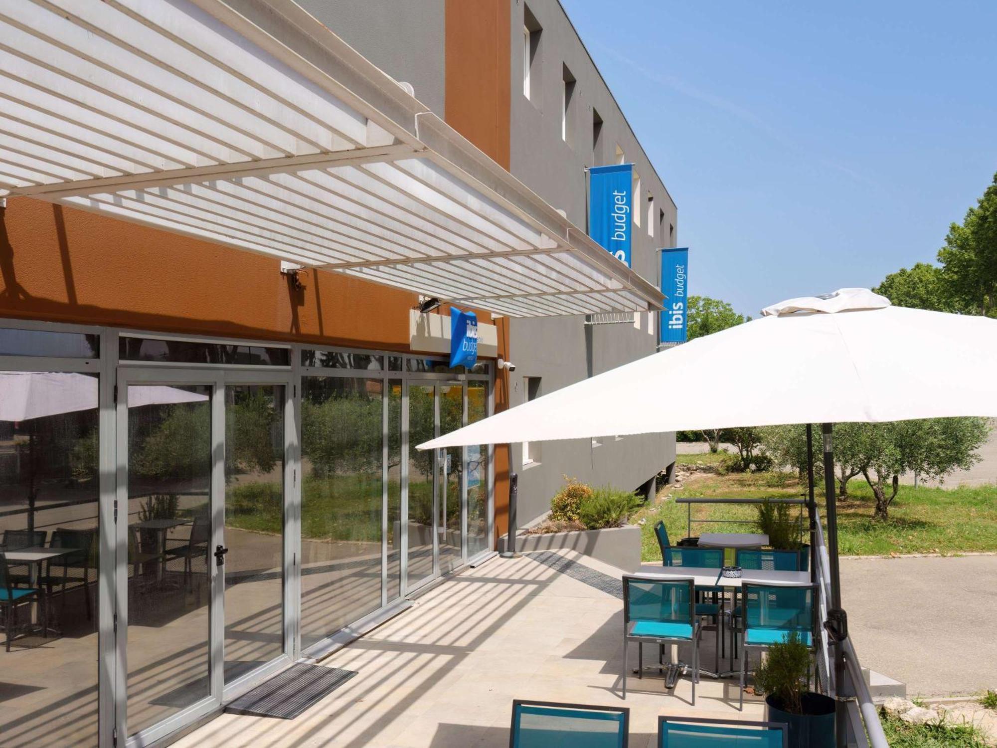 Ibis Budget Pertuis Portes Du Luberon Eksteriør billede