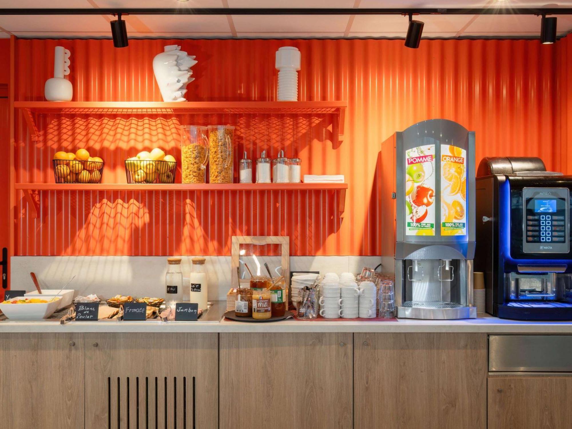 Ibis Budget Pertuis Portes Du Luberon Eksteriør billede